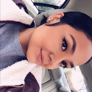 Meet your Posher, Emisleide